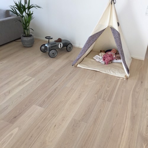 Ask Børstet Natur Hvit Mattlakk 189mm<br/ > Masterfloor Bredplank Topklik